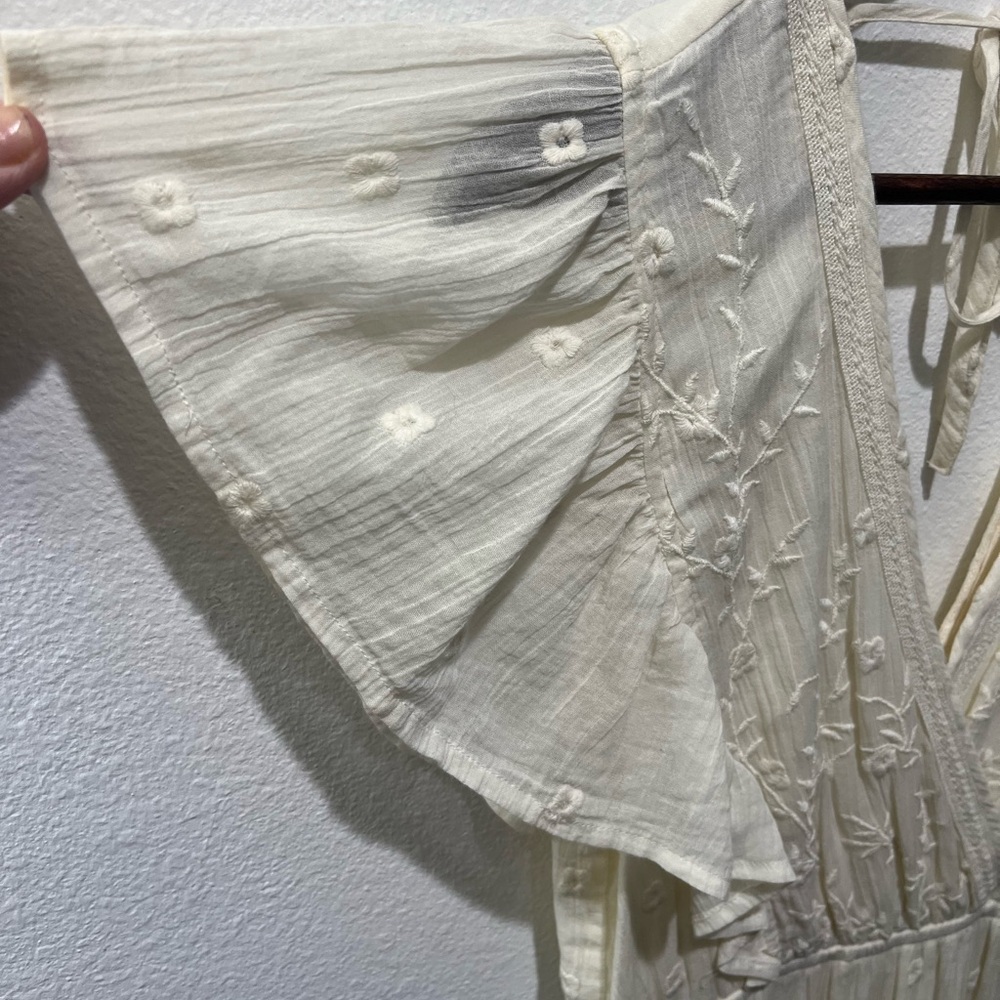 LOVE STITCH IVORY CREAM EMBROIDERED FLUTTER SLEEVE MAXI DRESS SIZE SMALL - Picture 9 of 16